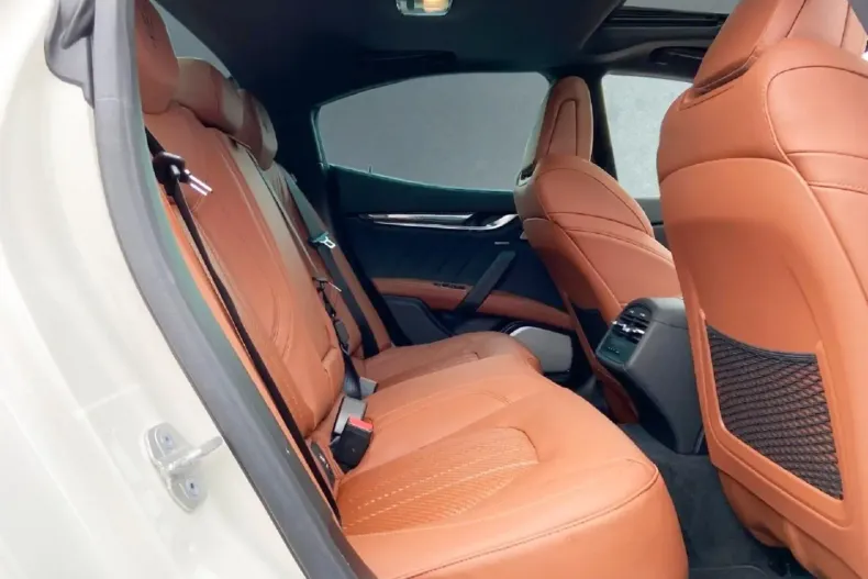 Maserati Ghibli din 2023 cu 15.500 km - oferta MAS114840 - foto 5