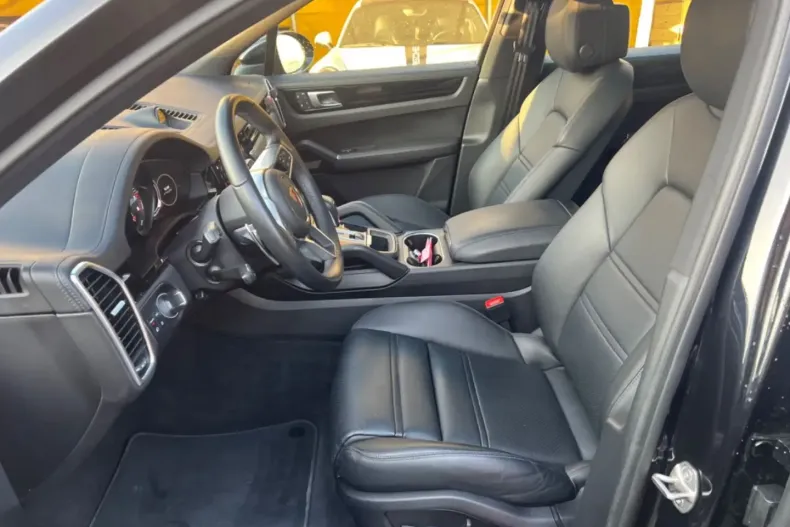 Porsche Cayenne din 2023 cu 32.500 km - oferta POR114850 - foto 6