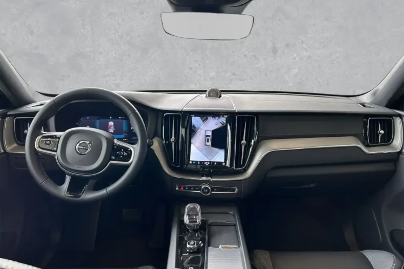 Volvo XC60 din 2024 cu 14.900 km - oferta VOL114856 - foto 4