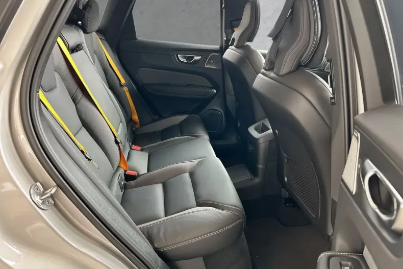 Volvo XC60 din 2024 cu 14.900 km - oferta VOL114856 - foto 5