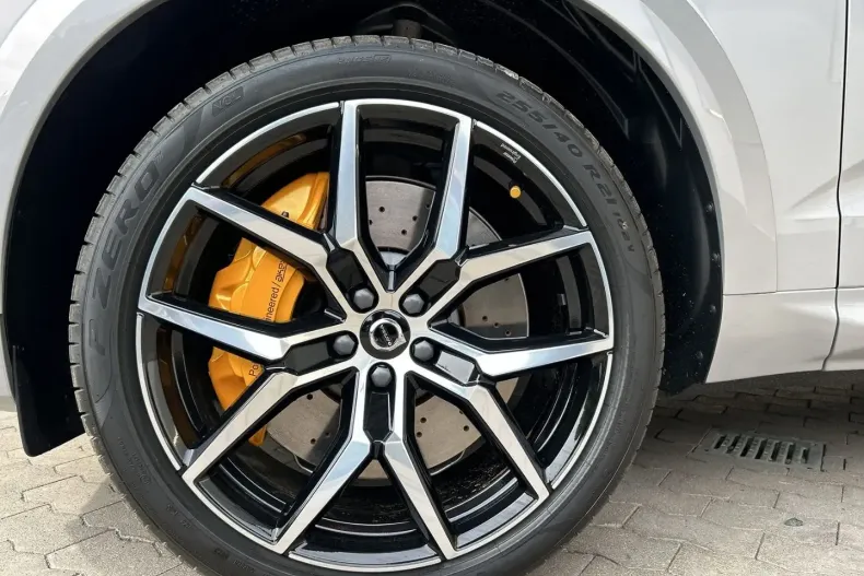 Volvo XC60 din 2024 cu 14.900 km - oferta VOL114856 - foto 9