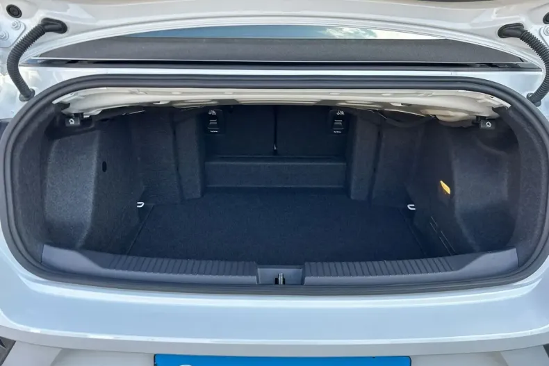 Volkswagen T-Roc din 2023 cu 10.841 km - oferta VOL114857 - foto 8