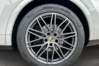 Porsche Cayenne din 2025 cu 3.900 km - oferta POR114860 - foto 9