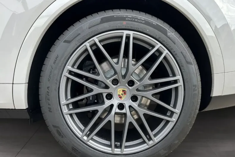 Porsche Cayenne din 2025 cu 3.900 km - oferta POR114860 - foto 9