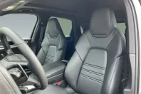 Porsche Cayenne din 2025 cu 3.900 km - oferta POR114860 - foto 11