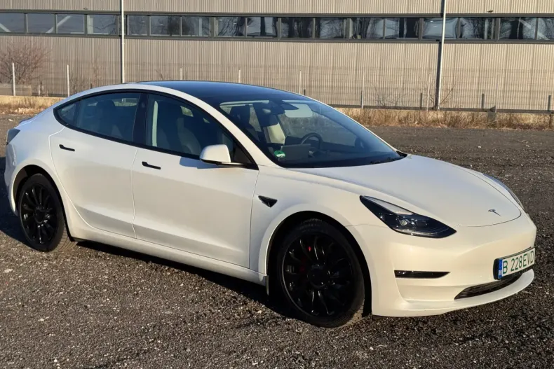 Tesla Model 3 din 2023 cu 39.802 km - oferta TES114861 - foto 2