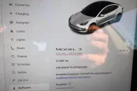 Tesla Model 3 din 2023 cu 39.802 km - oferta TES114861 - foto 7