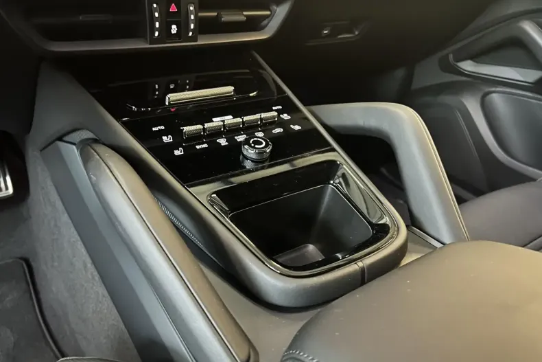 Porsche Cayenne din 2024 cu 7.900 km - oferta POR114862 - foto 13