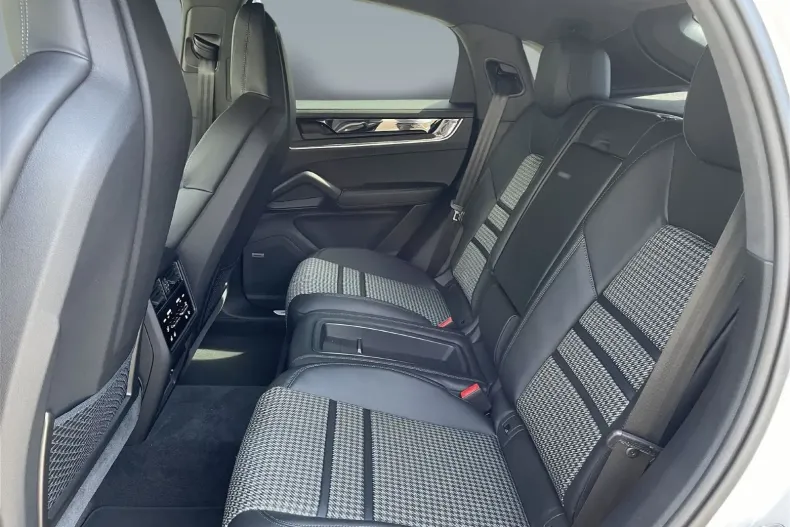 Porsche Cayenne din 2024 cu 8.900 km - oferta POR114867 - foto 15