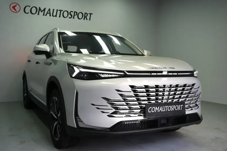 BAIC Beijing X75 din 2024 cu 3.200 km - oferta BAI114877 - foto 1