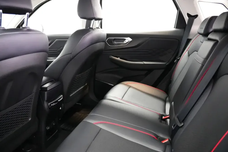 BAIC Beijing X75 din 2024 cu 3.200 km - oferta BAI114877 - foto 8