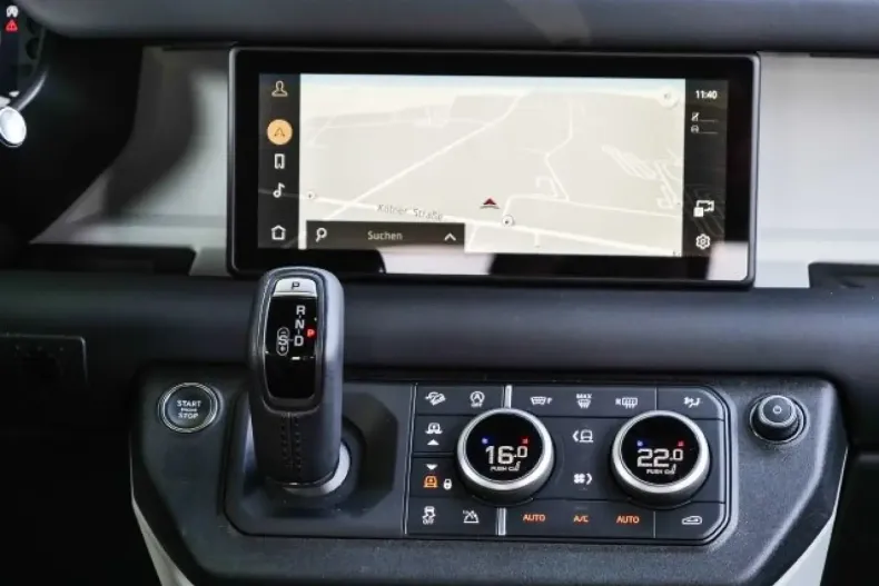 Land Rover Defender din 2023 cu 18.800 km - oferta LAN114884 - foto 11