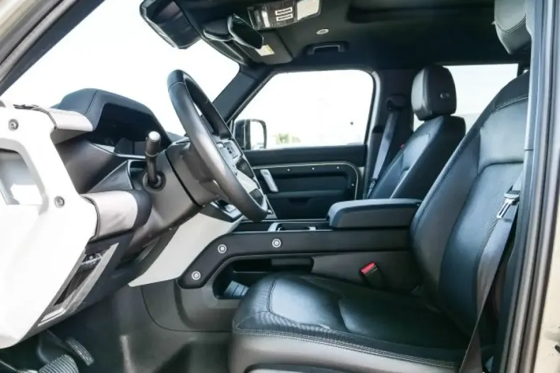 Land Rover Defender din 2023 cu 18.800 km - oferta LAN114884 - foto 13