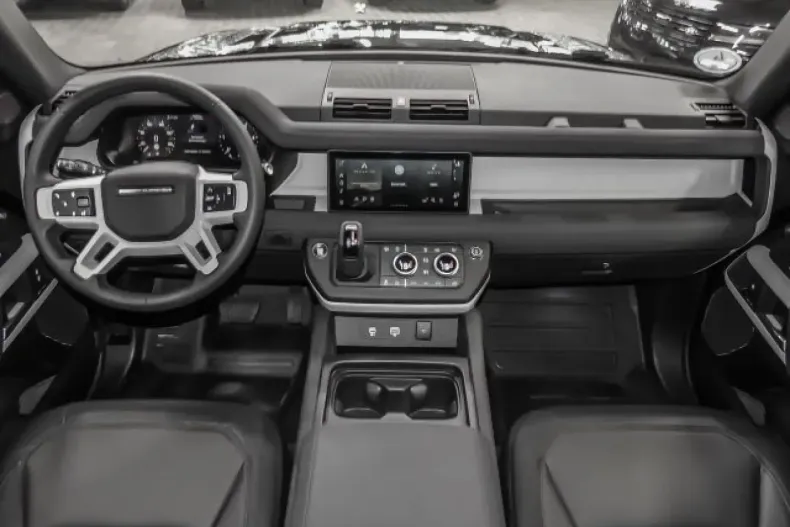 Land Rover Defender din 2023 cu 23.787 km - oferta LAN114885 - foto 4