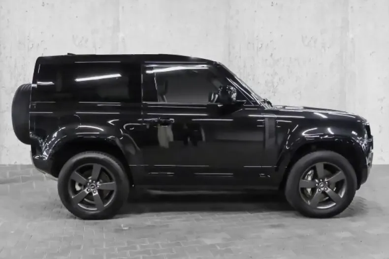 Land Rover Defender din 2023 cu 23.787 km - oferta LAN114885 - foto 6