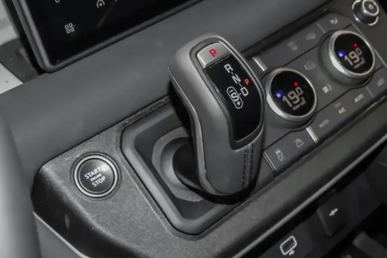 Land Rover Defender din 2023 cu 23.787 km - oferta LAN114885 - foto 12