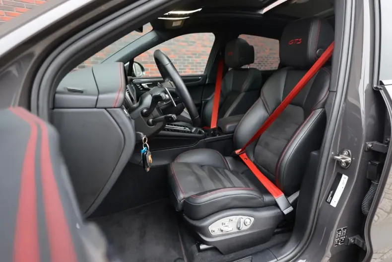 Porsche Macan din 2022 cu 25.441 km - oferta POR114889 - foto 19