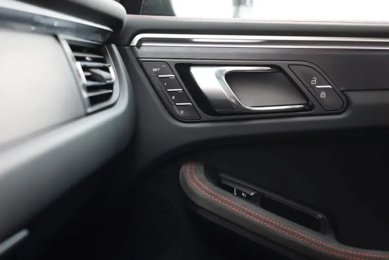 Porsche Macan din 2022 cu 25.441 km - oferta POR114889 - foto 20