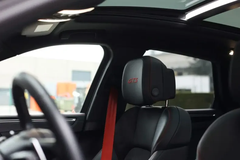 Porsche Macan din 2022 cu 25.441 km - oferta POR114889 - foto 21