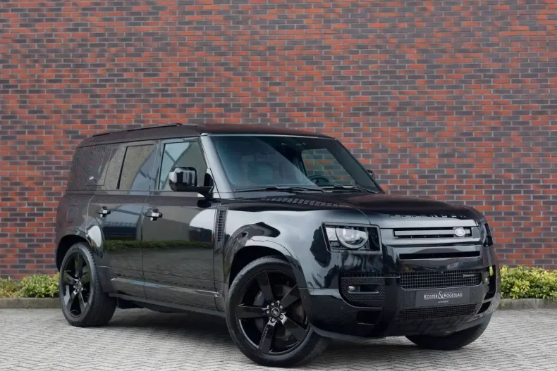 Land Rover Defender din 2023 cu 2.054 km - oferta LAN114891 - foto 1