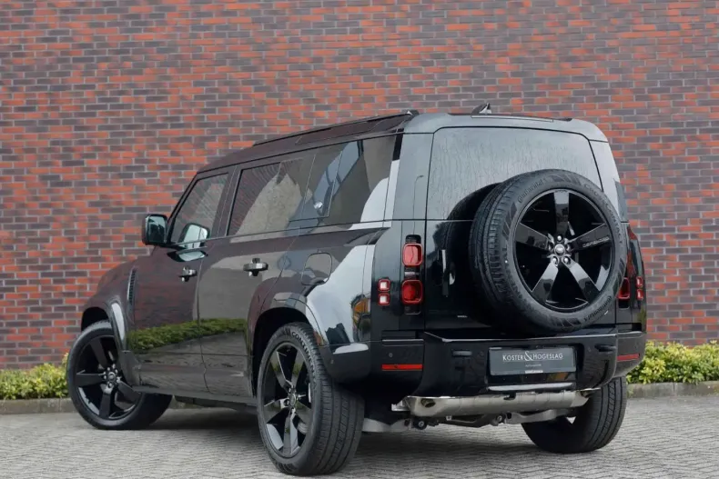 Land Rover Defender din 2023 cu 2.054 km - oferta LAN114891 - foto 2