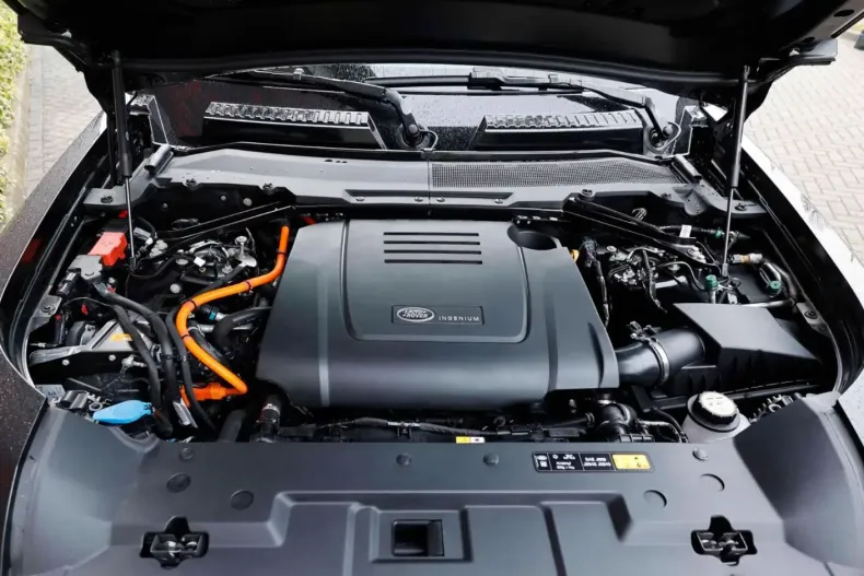 Land Rover Defender din 2023 cu 2.054 km - oferta LAN114891 - foto 8