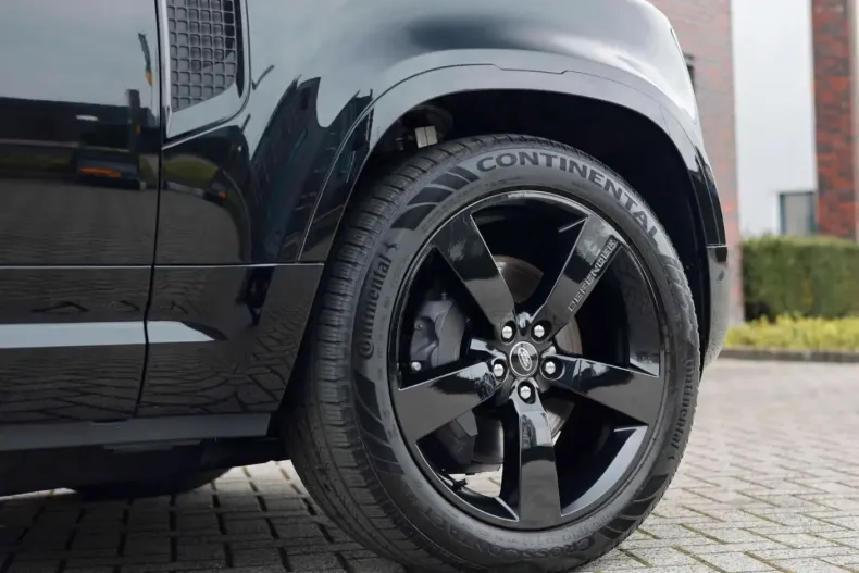 Land Rover Defender din 2023 cu 2.054 km - oferta LAN114891 - foto 9