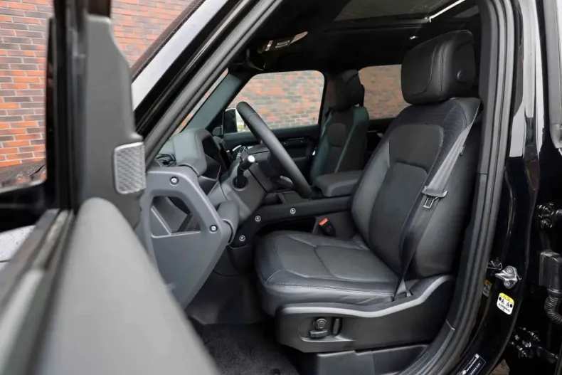 Land Rover Defender din 2023 cu 2.054 km - oferta LAN114891 - foto 15