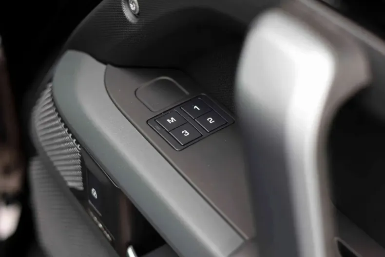 Land Rover Defender din 2023 cu 2.054 km - oferta LAN114891 - foto 16