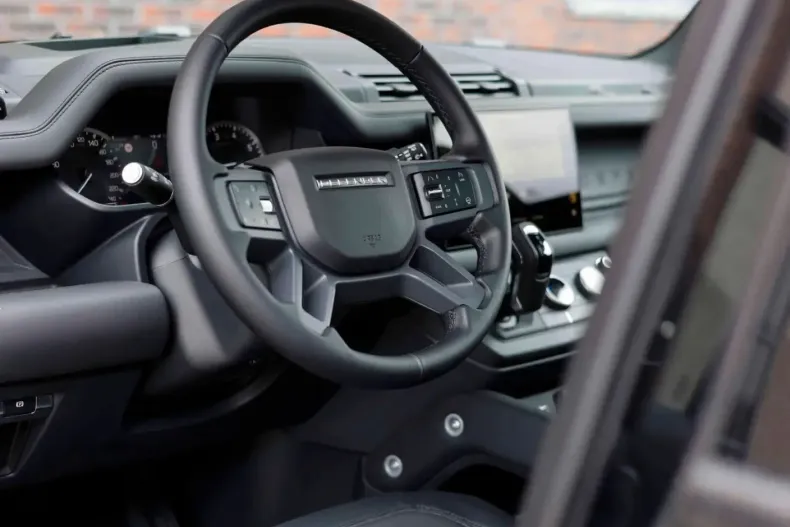 Land Rover Defender din 2023 cu 2.054 km - oferta LAN114891 - foto 19