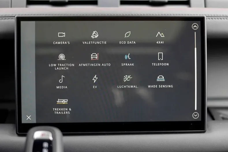 Land Rover Defender din 2023 cu 2.054 km - oferta LAN114891 - foto 21