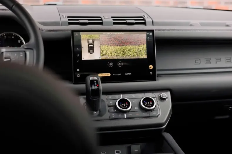 Land Rover Defender din 2023 cu 2.054 km - oferta LAN114891 - foto 22