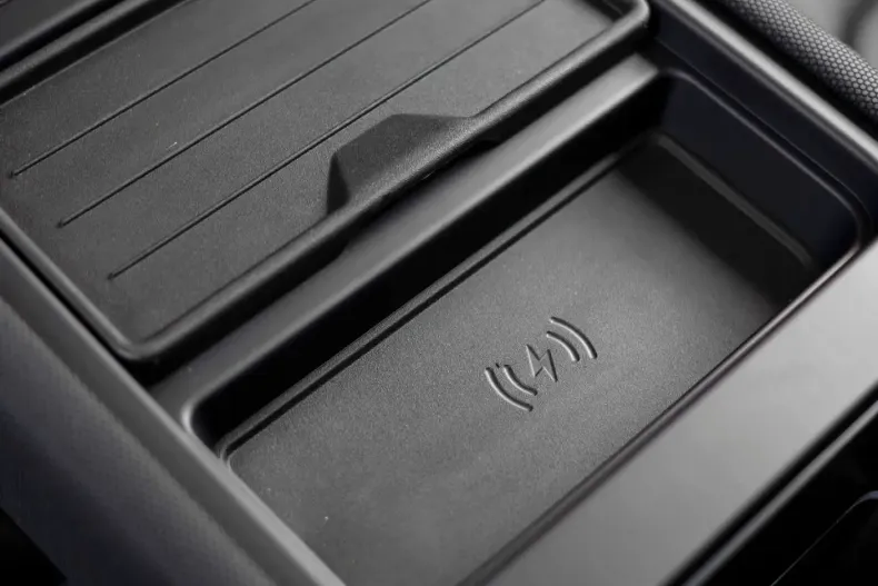 Land Rover Defender din 2023 cu 2.054 km - oferta LAN114891 - foto 26