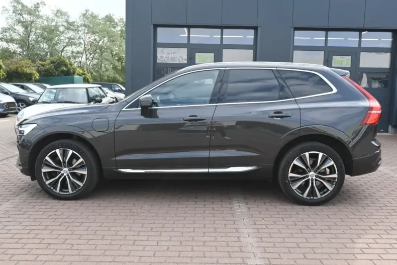 Volvo XC60 din 2021 cu 42.680 km - oferta VOL114897 - foto 2