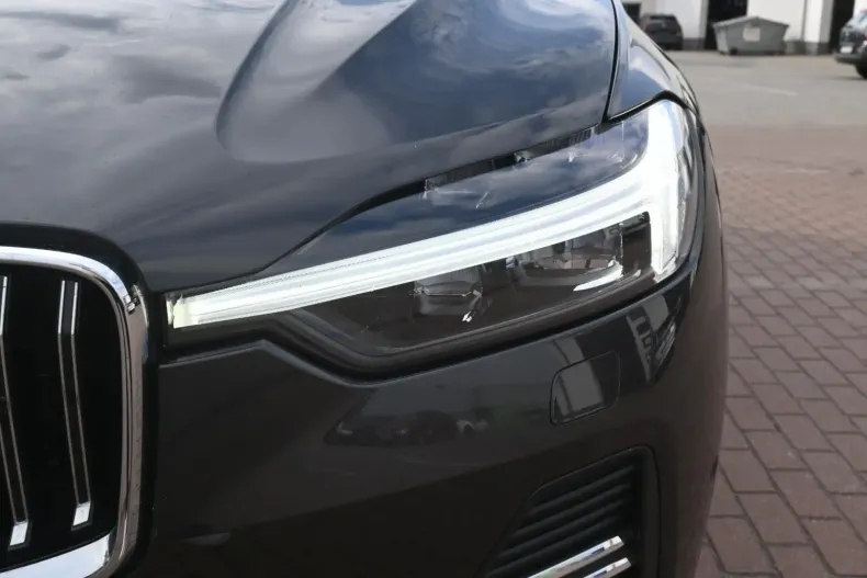 Volvo XC60 din 2021 cu 42.680 km - oferta VOL114897 - foto 10