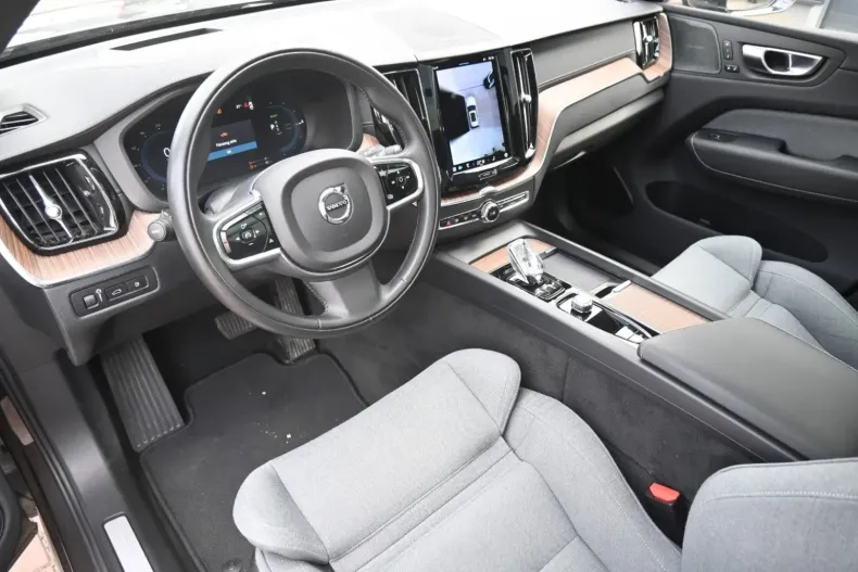 Volvo XC60 din 2021 cu 42.680 km - oferta VOL114897 - foto 12