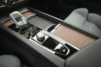 Volvo XC60 din 2021 cu 42.680 km - oferta VOL114897 - foto 24