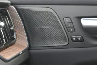 Volvo XC60 din 2021 cu 42.680 km - oferta VOL114897 - foto 29