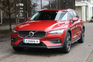 Volvo V60 Cross Country din 2022 - oferta VOL114905