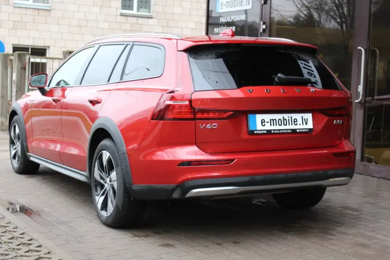 Volvo V60 Cross Country din 2022 cu 28.000 km - oferta VOL114905 - foto 5