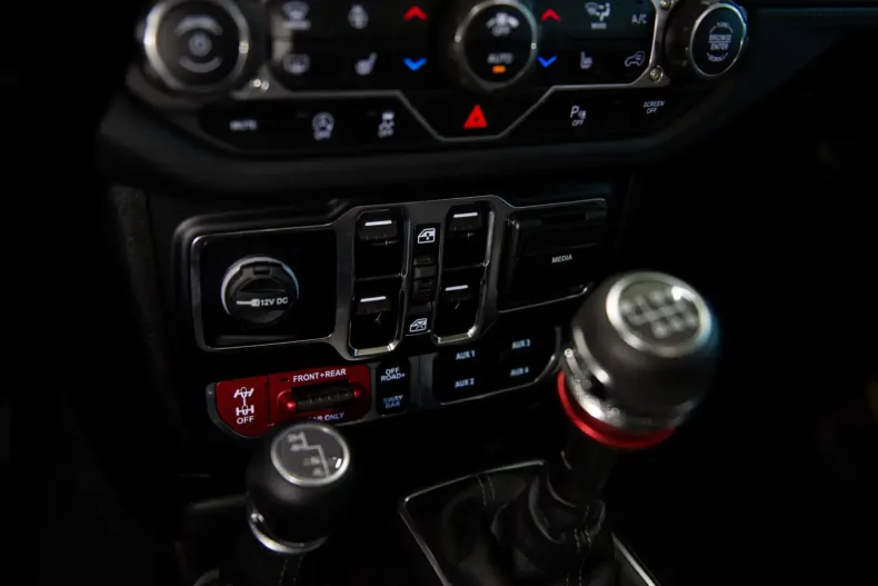 Jeep Wrangler din 2024 cu 2.265 km - oferta JEE114912 - foto 24