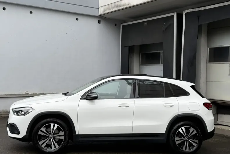 Mercedes-Benz GLA 200 din 2022 cu 59.000 km - oferta MER114955 - foto 3