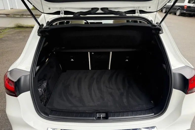 Mercedes-Benz GLA 200 din 2022 cu 59.000 km - oferta MER114955 - foto 27