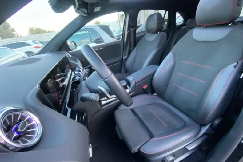 Mercedes-Benz GLA 220 din 2023 cu 49.804 km - oferta MER114956 - foto 8