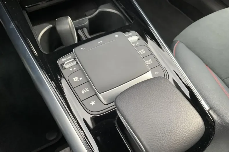 Mercedes-Benz GLA 220 din 2022 cu 47.060 km - oferta MER114966 - foto 14