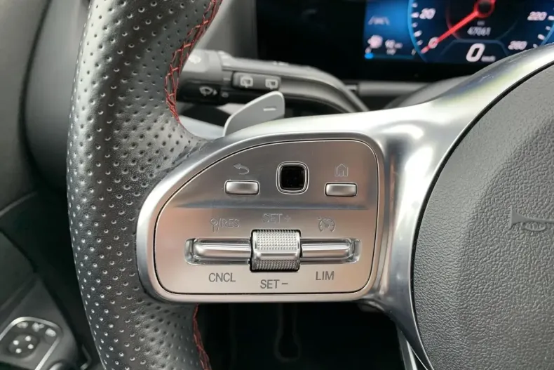 Mercedes-Benz GLA 220 din 2022 cu 47.060 km - oferta MER114966 - foto 17