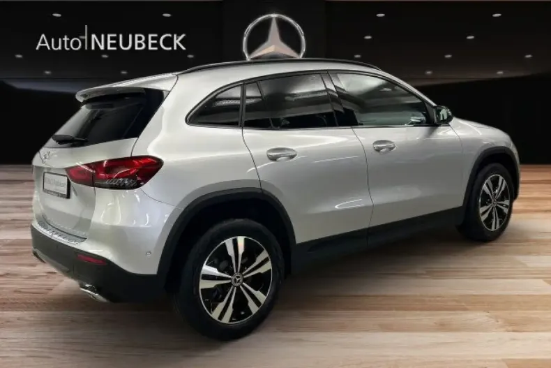 Mercedes-Benz GLA 220 din 2022 cu 52.999 km - oferta MER114967 - foto 6
