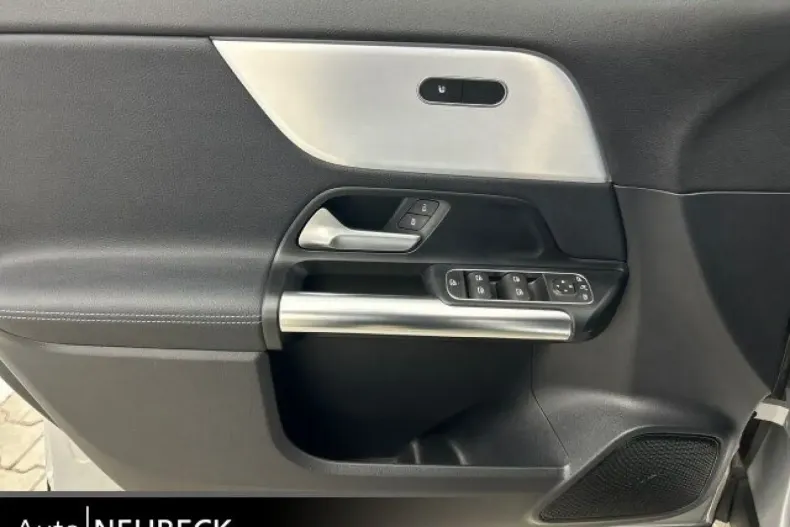 Mercedes-Benz GLA 220 din 2022 cu 52.999 km - oferta MER114967 - foto 12