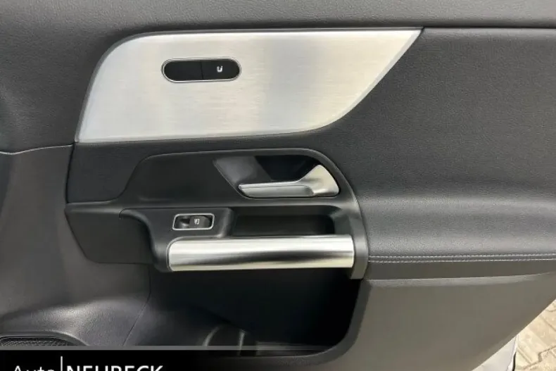 Mercedes-Benz GLA 220 din 2022 cu 52.999 km - oferta MER114967 - foto 20