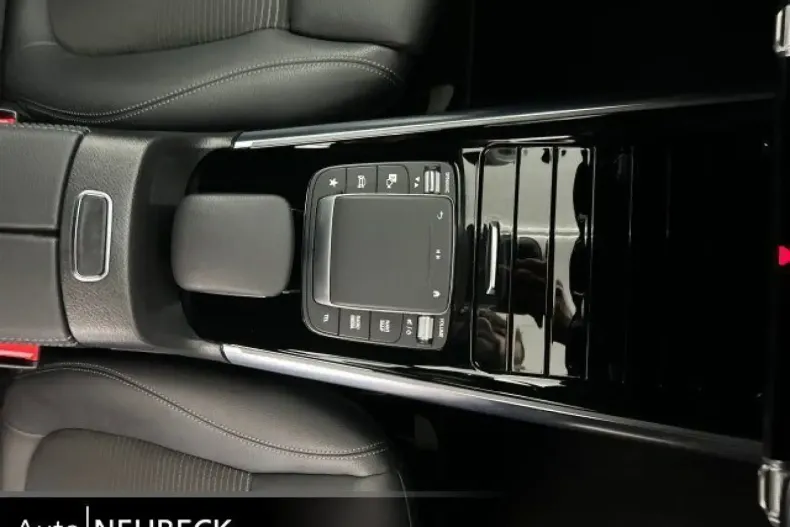 Mercedes-Benz GLA 220 din 2022 cu 52.999 km - oferta MER114967 - foto 21